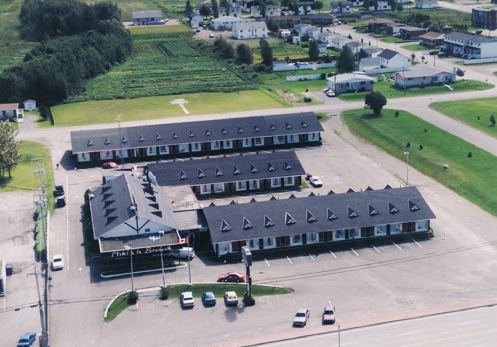 Motel A La Brunante Sainte Anne-des-Chênes Exterior foto
